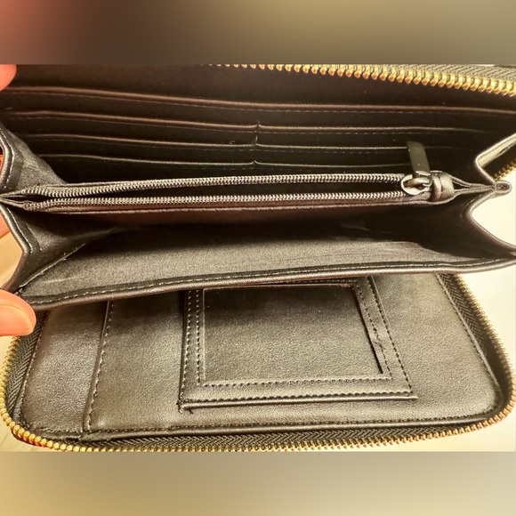 EUC Betsey Johnson Heart Leopard Print Wristlet - Picture 7 of 8